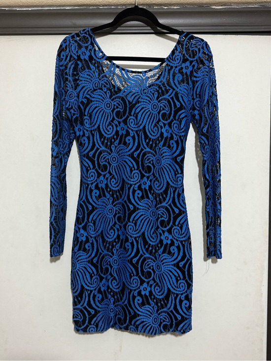 Charlotte Russe Dresses & Skirts - Charlotte Russe Royal Blue Lace Long-Sleeve Bodycon Dress